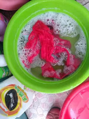 今年本命年买的，收到了，没有穿今天也清洗了一下，也没么么退色，是棉的挺不错的，五个不一样的图案，喜欢，没想到这次的活动抢到了这个价很实惠，允前想去华联买都要十几块呢，赚到了我，过两天穿看再来追评了。