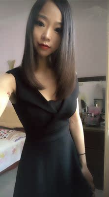 裙子上身超级性感显瘦,穿出大长腿,是经典的小黑裙,物有所值,在他家买了两款裙子,大爱,好评! 裙子上身超级性感显瘦,穿出大长腿,是经典的小黑裙,物有所值,在他家买了两款裙子,大爱,好评!