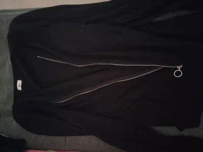 这衣服挺宽松的,我觉得质量也还不错,值得购买 这衣服挺宽松的,我觉得质量也还不错,值得购买