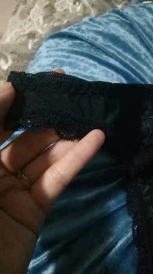 内裤很好看， 蕾丝质量很好，软硬适中啊。 二十多块钱中，质量算很好的了， 而且很性感，很喜欢