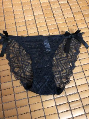 在这家买了好多款式的内裤，每一件看着都质量好好呀，质量好款式设计都很好看好性感呀哈哈&hellip;&hellip;好喜欢，穿了也不会卡裆哦，蕾丝是那种不容易勾丝的那种，也不会很硬哦，下次再买首选你们家了哈哈....太给力了