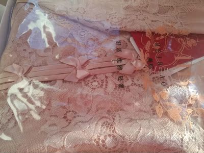 包装很好，还没试穿，摸着手感很好，卖家很有耐心