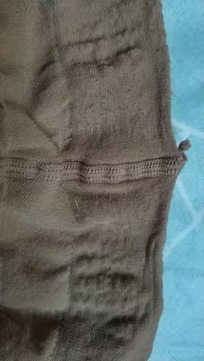 还不错，就是细节品质可以再做好一点。 比如裆部呼吸垫棉剪裁的边不整齐，腰部撑开后里面的松紧带会有纤维断裂起毛的感觉。