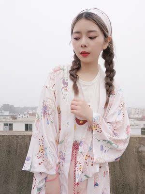 本来买的草莓三点式，后面觉的还是和服好看，实物收到很惊喜，美呆了！海德娜娜家的衣服质量都很哈，种草拉~ヾ|≧_≦|〃