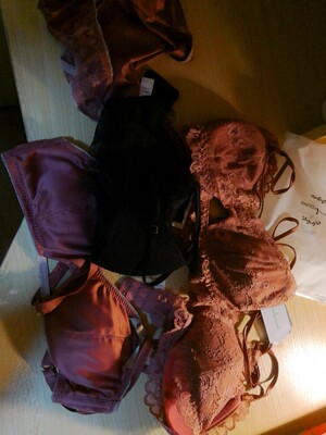 等待小久也值得拉，很漂亮，布料质感不错，以后都在这里买拉，已成功被吸粉🌸