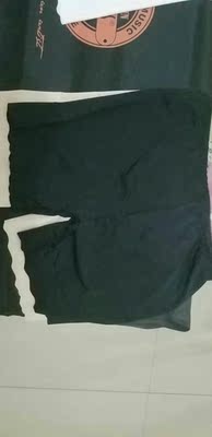 哈哈哈，我不在家，男盆友非常努力的帮我拍的，还没穿，但是看着很不错的样子，希望以后不会起球和卷边，穿了再来补评价哟