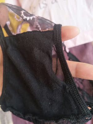 拆的时候没太注意，洗完发现是破的，当时心情就很不好了，撒破东西，拿钱买个破玩意儿，还要好评，怎么办的事，我是拿钱买的，不是你送的，不值得购买，后老悔了