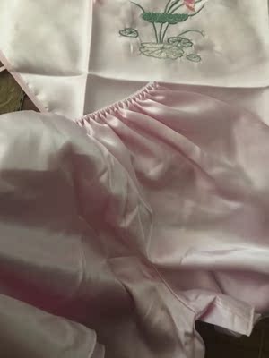 质量比想象中的要好,摸起来舒服,喜欢的亲赶紧入手哈……大爱 质量比想象中的要好,摸起来舒服,喜欢的亲赶紧入手哈……大爱