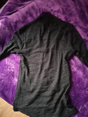 前胸后背不该露的一点没露，其他地方网纱透视，设计很好，贴身穿着也亲肤。