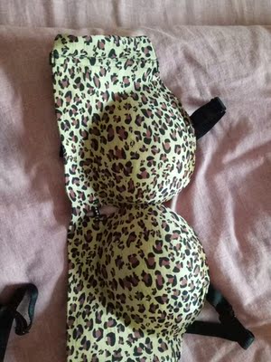 本来想买个薄的,买回来才发现有点厚,不过质量还是很不错的,喜欢可以入手咯 本来想买个薄的,买回来才发现有点厚,不过质量还是很不错的,喜欢可以入手咯