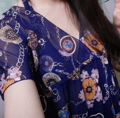 刚好要到海边去玩,上身好看,颜色很衬肤色 刚好要到海边去玩,上身好看,颜色很衬肤色