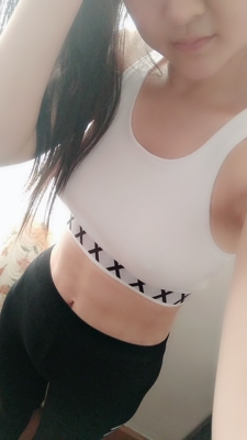 好喜欢这一套白色的,是属于螺纹面料的,穿着也很性感,衣服到了就开始都试了一遍,希望还有别的颜色就好了,买的这套白色还有黑色那一套,等下次再来看看别的款。 好喜欢这一套白色的,是属于螺纹面料的,穿着也很性感,衣服到了就开始都试了一遍,希望还有别的颜色就好了,买的这套白色还有黑色那一套,等下次再来看看别的款。