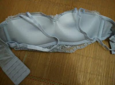 这个内衣也太好看了吧,平胸妹子的福利,穿起来超聚拢,很舒服,没色差 很好看 这个内衣也太好看了吧,平胸妹子的福利,穿起来超聚拢,很舒服,没色差 很好看