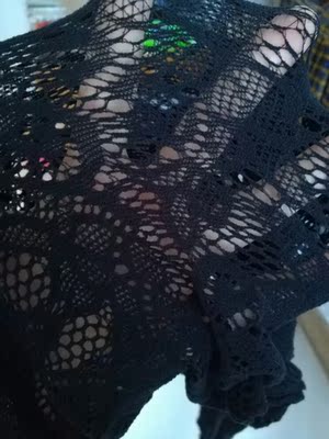 和图片一样，很诱惑很性感，弹性很大，穿上大小合适，我身高171，体重120斤，做工精细，不容易破，特别是开裆，开的挺大，卖家私密发货很体贴，谢谢卖家！