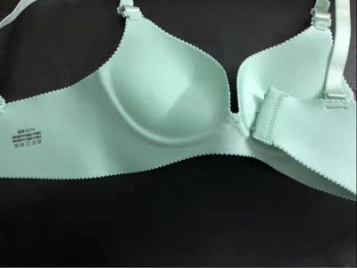 暖暖的颜色,面料舒服,聚拢效果也不错,防过敏标签很好 暖暖的颜色,面料舒服,聚拢效果也不错,防过敏标签很好