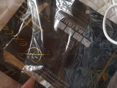 这款真的太好看了,作为腚大腰圆的宝妈能买到舒服又性感的内内真是开心,独立包装的,洗过了不掉色,以后就在这家买内内啦 这款真的太好看了,作为腚大腰圆的宝妈能买到舒服又性感的内内真是开心,独立包装的,洗过了不掉色,以后就在这家买内内啦