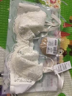 很薄很舒服，还送了乳贴，非常贴心，夏天穿很适合