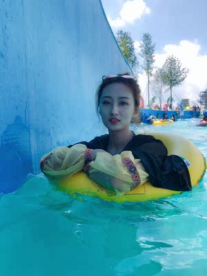 可以说是这么多年买过最满意的一套泳装了，颜色 样式 舒适度都这么好，还这个价格可以说是很不错了，168高112斤这个码正好，卖家小哥哥超级有耐心，服务态度真是没说的。第一次写这么长的评语，真的是很满意。