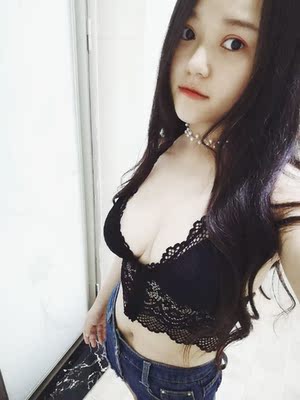 超级有质感的，平常穿习惯带钢圈的了，穿上这个瞬间轻松了好多，感觉背都能挺得更笔直了。