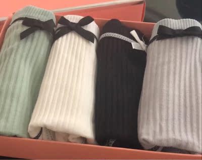 很好穿，喜欢黑白色。