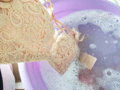 很棒很好，一次买了两个，穿着很舒服，完全不嘞，更不用说空杯啦，很贴身