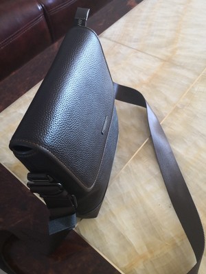 说说奥康男包怎么样,质量假不假呢，亲身使用三个月感受揭秘