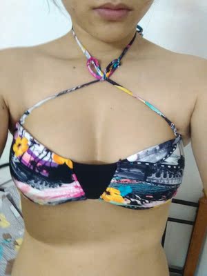 关注这家店好久了，里面的泳衣都好高档好喜欢好喜欢，刚刚收到货，迫不及待试了，完美！！！以后就买这家了，好想去海边玩了，还学会了一种新的穿法，给大家看！