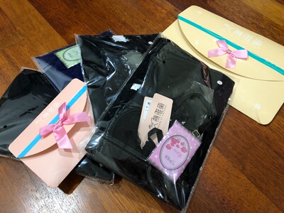 买了四套，也是第二次回来买了，这家的宝贝包装，质量都是好的，只是有些配裙子的丁字裤不怎么样，所以建议丁字裤另外购买。裙子的话这款是买的四件里最喜欢的。简单大方，黑色却比较特别的一款。双十一比较优惠的。谢谢您哦！