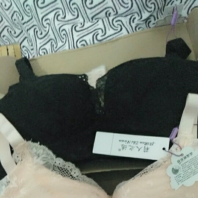 收到货后马上试了试，内衣穿上很轻松没有束缚感，有聚拢的效果，款式也好看。