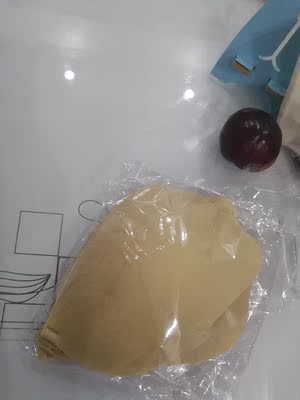 用手指戳了戳，粘度还是可以的，下周去拍婚纱照，希望能用得上，不要掉了就好。。。。哈哈。。。。。