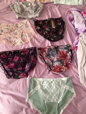 快递速度很快,宝贝都非常不错,买了好多内裤都美美的,花朵图案印花很好看,颜色也很喜欢 快递速度很快,宝贝都非常不错,买了好多内裤都美美的,花朵图案印花很好看,颜色也很喜欢