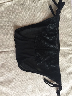 质量很好，穿起来很舒服，尺码准确，已经购买很多次了～一如既往的好，大爱～