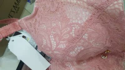 还行吧,穿上不是很聚拢,可能不太适合我,总的来说,还不错,舒服,包装很满意 还行吧,穿上不是很聚拢,可能不太适合我,总的来说,还不错,舒服,包装很满意