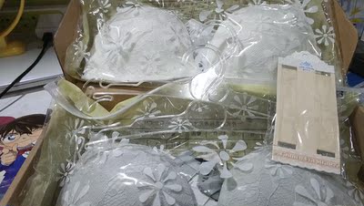 得加个扣子才穿的舒服。下围73穿75的的好紧。。可能是我太胖了吧&hellip;不过还是很好的。