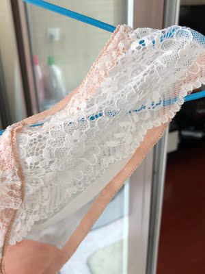 买来看了一下还行，就洗了，透视装一样，没穿，不知道舒不舒服！