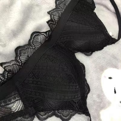 哈哈抢到了提前购买的，下班回家就收到快递，内衣很满意，外层的蕾丝设计很好看，适合夏天穿的薄款罩杯舒适透气，对我这小胸的都穿出了聚效果，穿无钢圈的内衣一直都那么好主要是不会勒，真心推荐给大家这款