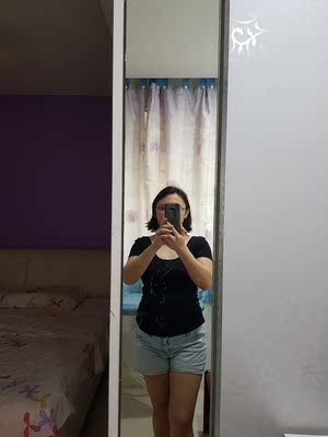 第一次光顾。满意满意。布料好,质地好, 颜色正,价格合理。本人60kg 穿 xl 码合身。给大家参考。会推荐亲在这店买喔。谢谢。 第一次光顾。满意满意。布料好,质地好, 颜色正,价格合理。本人60kg 穿 xl 码合身。给大家参考。会推荐亲在这店买喔。谢谢。