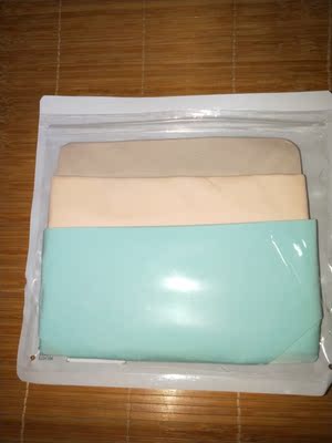 内裤有点贵了，不过穿上是真的很舒服，面料挺薄的，而且料子挺光滑，穿上真的很贴身，不错适合夏天穿的内裤