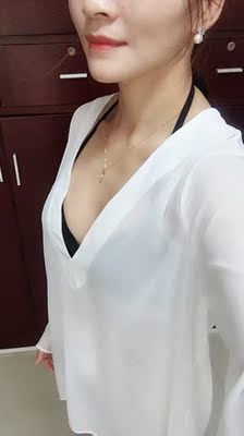 非常好，卖家推荐的尺码也很合适，托胸效果好，卖家还配送了胸垫，手机防水袋，胸花，好贴心的配送