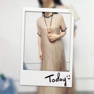 衣服很好看，非常感谢，妈妈很喜欢，大爱，穿起来很有气质的感觉！么么哒