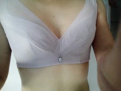 我是小A杯，穿这款的80B正正好，感谢客服的推荐，钻饰挺漂亮！