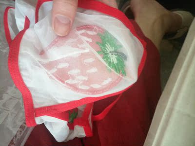 能先把线头剪一剪吗，六十几块钱，相对于这种材质的内衣已经不算便宜了，就不能用点心吗