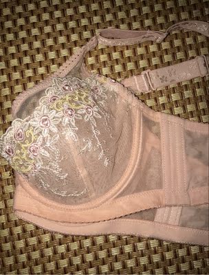 这个粉色稍微有点偏暗，不过花型很好看