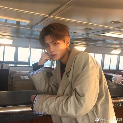 感觉有点买大了，还可以吧