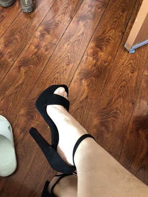 挺不错的 价格实惠 鞋子比想象的好看 走路很稳 最最主要的是真高 显腿细腿长 高而不累