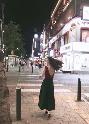 非常非常喜欢！夏天露背的衣服、露肩的衣服，有了它再也不用担心，其实刚开始我看很多评论说会掉下来怎样，我是真的觉得很好，不会掉！如果胸型没有那么好看就没办法用胸贴，而且胸贴不透气、不塑形～这个很好不但塑形很好而且不掉，后背只露一条线，喜欢😘