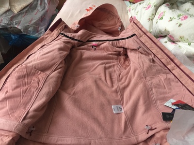 良心点评伯希和冲锋衣怎么样,属于什么档次,哪生产的,值得买吗