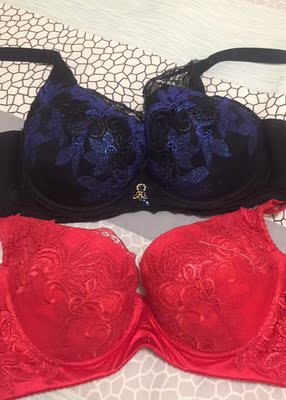 和描述的一样，颜色是正红。包装很好，一小件也不含糊，一个很有女人味的盒子。就是物流太慢了，发的邮政，平时3到4天，这次6天。黑色是实体店买的，穿了一年了