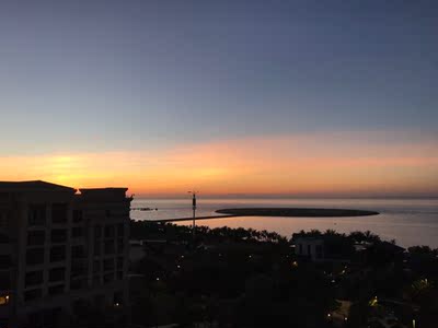 好性感，就是有点卡屁股没穿习惯 以前在天猫淘宝上买东西，都是系统自动好评，花了很多很多很多钱。后来才知道淘宝评论得积分可以涨淘气值时，我才知道评论的重要性。所以以后无论购买什么东西，都要先把这段话复制粘贴下来，再写评论。没错，评论80字以上就可以获得50积分。