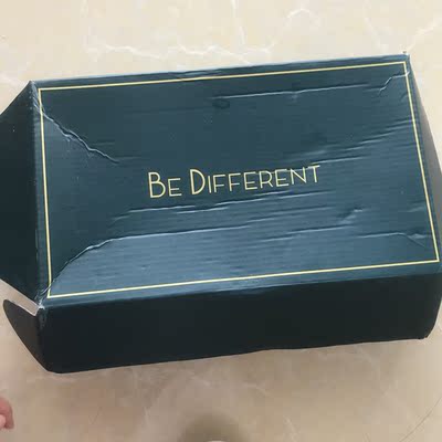 包装很满意，只是快递暴力了点压塌了哈哈，非常好看，也不会滑杯，聚拢效果很好，还会回购哒！